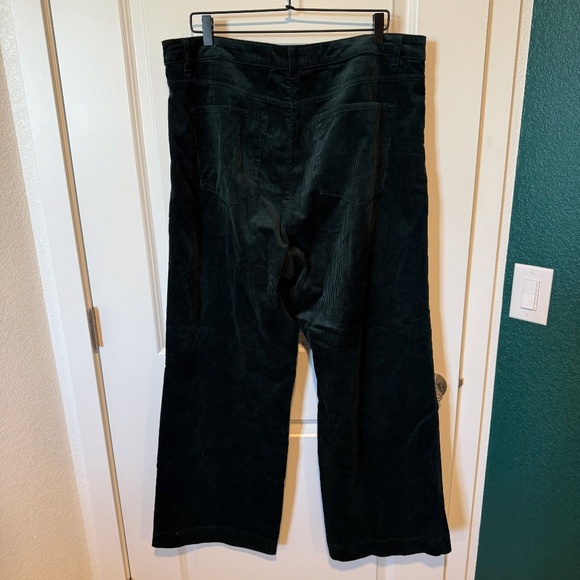 Marks and Spencer Cord Wide Leg Pants - Dark Green - UK22 - Picture 3 of 8